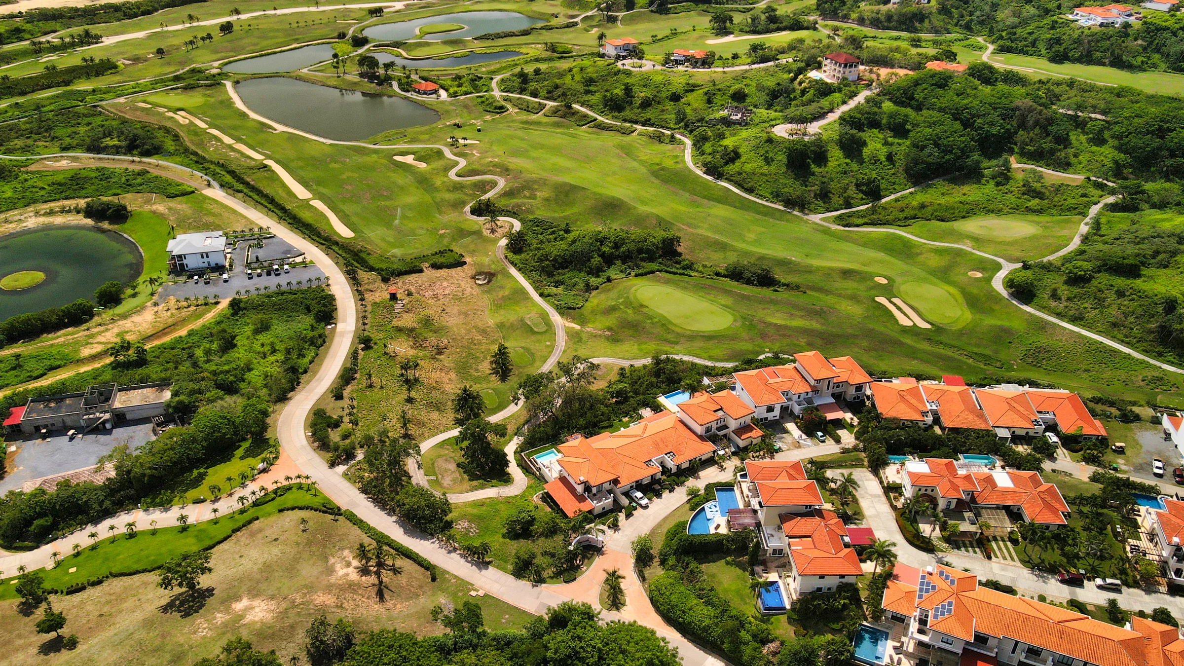 Pristine Bay villas beside the Black Pearl Golf Course and Caribbean Sea